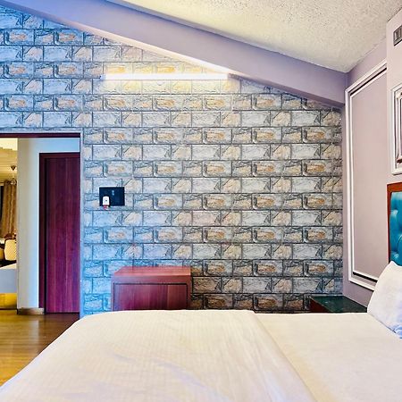 Bailey'S Castle Villa Лонавала Екстериор снимка