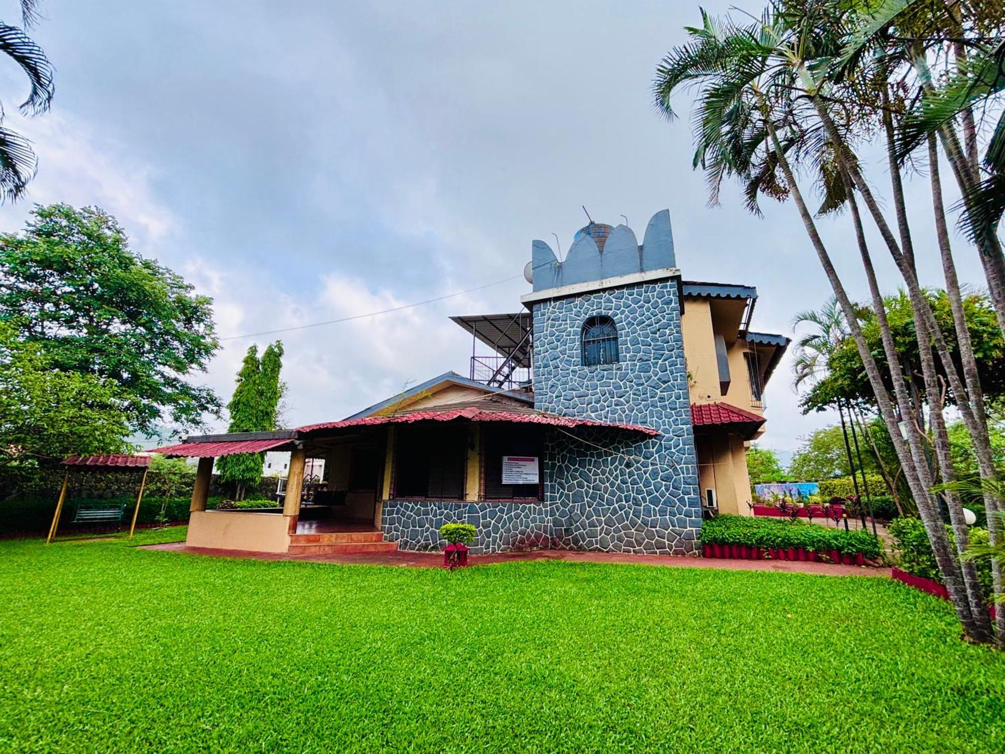Bailey'S Castle Villa Лонавала Екстериор снимка